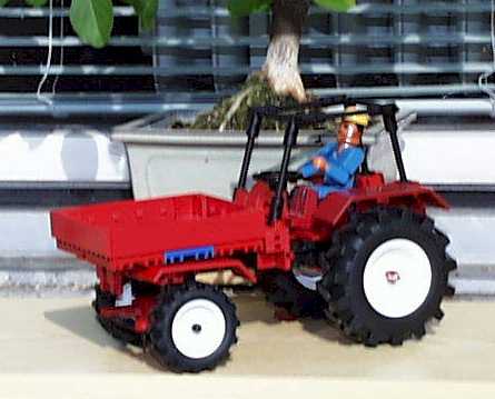 Traktor mit Frontpritsche 2003